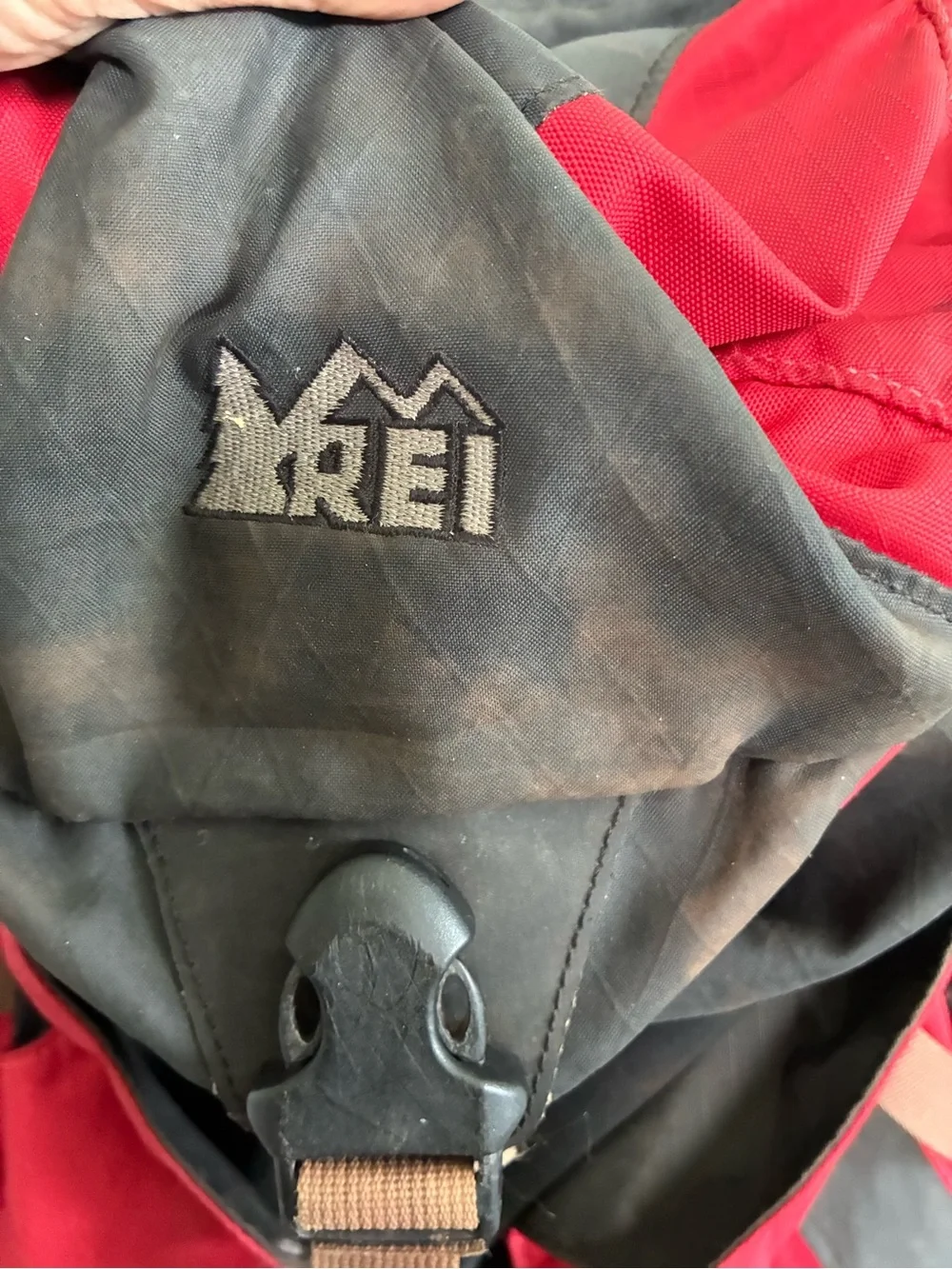 REI Talus 35 Red Black Backpack Hiking Overnight Camping Framed Multi Clipped